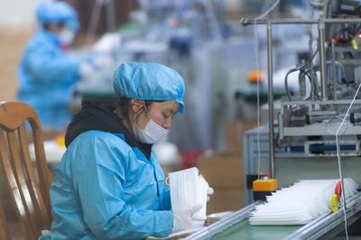 湖南浏阳 开足马力保供应，口罩产销两旺显担当